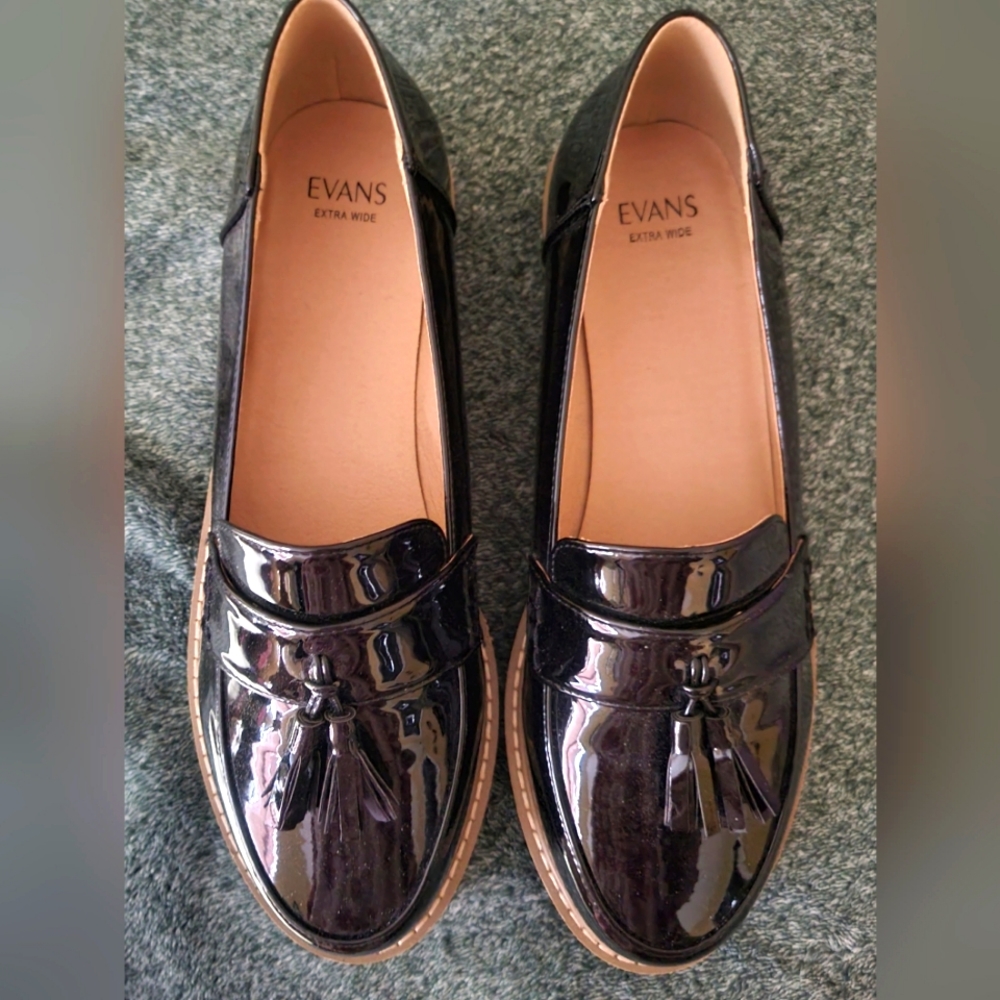 Black patent faux leather loafer size 10W ladies